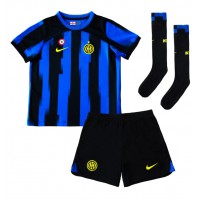 Maglie da calcio Inter Milan Alessandro Bastoni #95 Prima Maglia Bambino 2023-24 Manica Corta (+ Pantaloni corti)